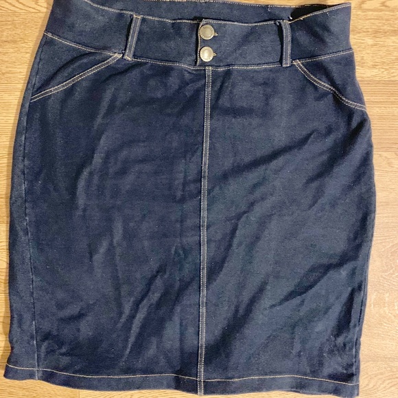 Ashley Blue Dresses & Skirts - Ladies skirt!!!🌸 A soft jean type pencil skirt!